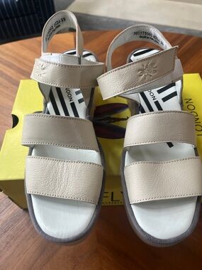 Fly London Bexy575fly Wedge Sandals – Off White / Marfil, Size 39